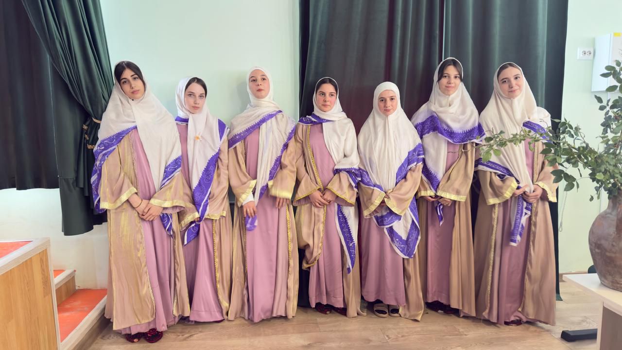 В Луткунской СОШ отпраздновали День народного единства Дагестана ..